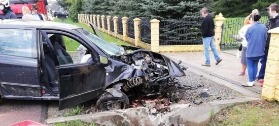 Wypadek w Haczowie. Młoda kobieta uderzyła w betonowy przepust (ZDJĘCIA)