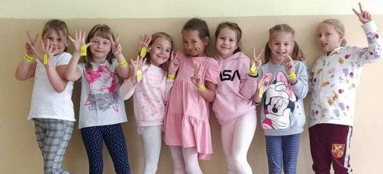 SANOK. 3000 odblaskowych pasków dla najmłodszych. Będzie bezpieczniej (ZDJĘCIA)
