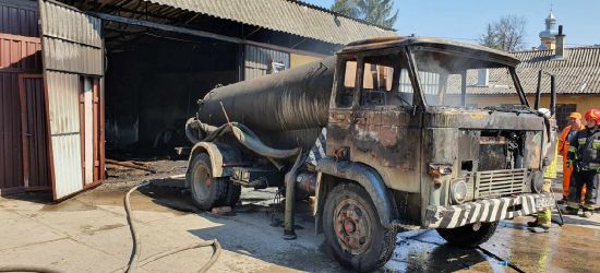 ZAGÓRZ: Pożar samochodu ciężarowego. Straty w hydroforni (FOTO)