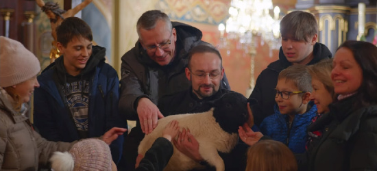 „Nauczmy się żyć obok siebie”. Stowarzyszenie Rozpaleni Duchem z przesłaniem na święta