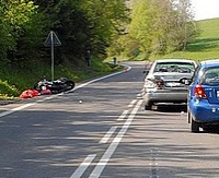 Nieuważni motocykliści sprawcami wypadku. Jeden kierowca jednośladu w ciężkim stanie