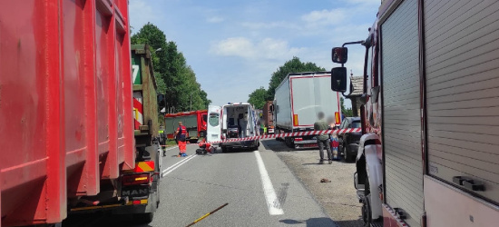 DOMARADZ. Śmierć młodego mężczyzny. Czy rzucił się pod tira? (FOTO)