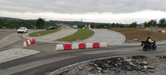 OBWODNICA SANOKA: Rondem przy Lipińskiego już „śmigają” pojazdy (VIDEO)