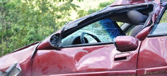 SANOK. Kopał i uderzał samochód na przyblokowym parkingu!
