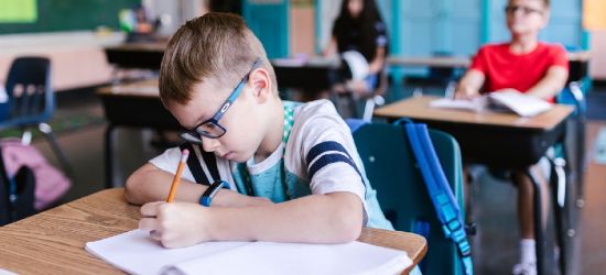 ZUS: Można już wnioskować o 300 plus na wyprawkę szkolną dla dziecka
