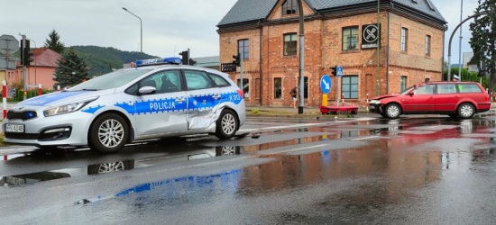 SANOK: Zderzenie samochodu osobowego z radiowozem! (ZDJĘCIA)