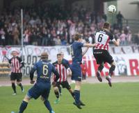 Kuriozalny gol w doliczonym czasie gry rozstrzyga derby Rzeszowa! Resovia pokonuje Stal 2:1 (SKRÓT VIDEO, ZDJĘCIA)