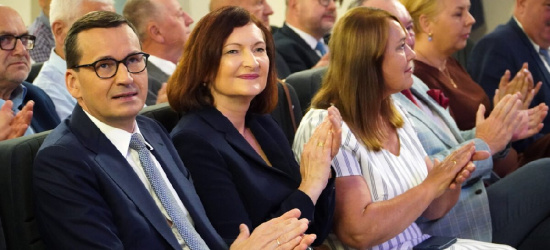 Premier Morawiecki w Jasienicy Rosielnej spotkał się z samorządowcami