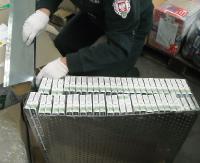 Ukrył 52 kartony papierosów w filtrze powietrza (ZDJĘCIA)