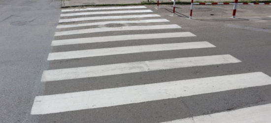PODKARPACIE. Potrącił matkę z dwójką dzieci na pasach. Trafili do szpitala