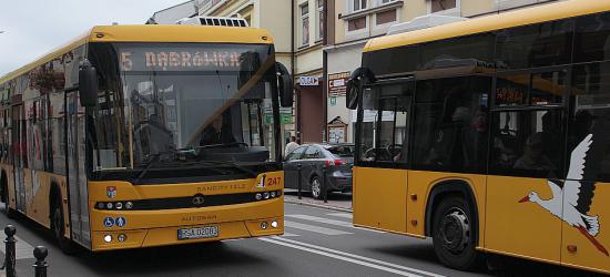 AKTUALIZACJA: Załoga Autosanu jest już w Krakowie! Przybywa ludzi pod siedzibą Zasady