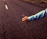 Obcokrajowiec, auto pełne dzieci, brak paliwa – uwaga tak działa oszust!