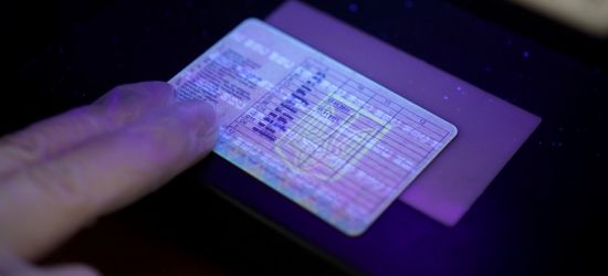 Obywatel Niemiec z czeską fałszywką zatrzymany na polskiej granicy
