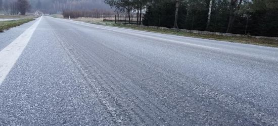 Pada marznący deszcz ze śniegiem! Na drogach bardzo ślisko! (ZDJĘCIA)