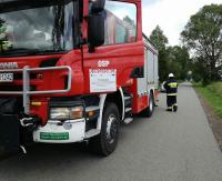 KRONIKA STRAŻACKA: Dachowanie, jazda prosto w drzewo i pożar na parkingu