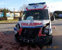BIESZCZADY: Wypadek z udziałem karetki pogotowia. 5 osób rannych (ZDJĘCIA)