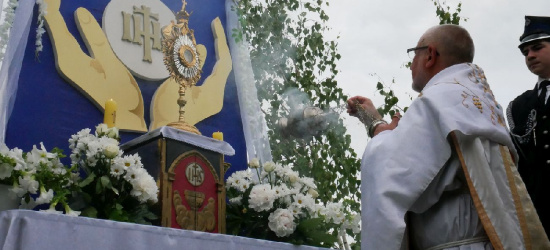 ZAŁUŻ, WUJSKIE: Uroczysta procesja Bożego Ciała! (VIDEO, ZDJĘCIA)