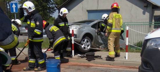 ZARSZYN: 21-latka wymusiła pierwszeństwo. Osobówka wypadła z drogi (ZDJĘCIA)