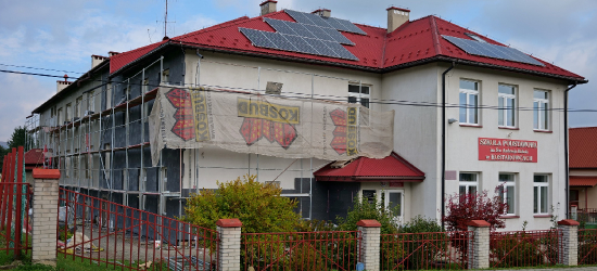 Trwa termomodernizacja Szkoły Podstawowej w Kostarowcach [ZDJĘCIA]