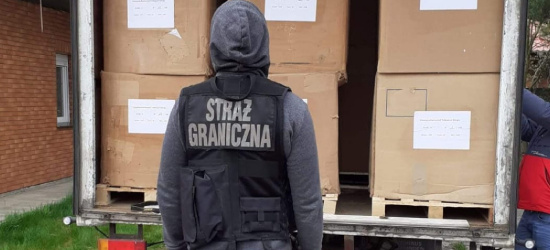 Zlikwidowano nielegalną krajalnię tytoniu. Zatrzymano 2 osoby (VIDEO, FOTO)