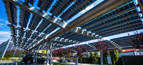 Parking przy Arenie będzie produkował energię? Car porty mogą dać oszczędności do 200 tys. zł rocznie (ZDJĘCIA)