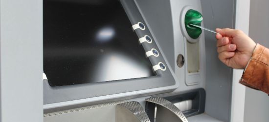 SANOK: Rumun montował nakładki w bankomatach. Ukradł łącznie 5 tys. złotych
