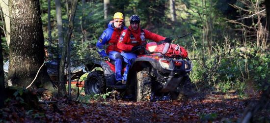 Wychłodzona kobieta z dzieckiem. Zwichnięty bark, uraz nogi
