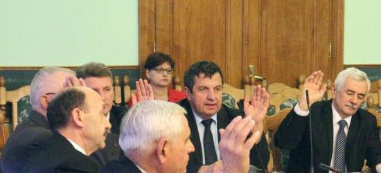 Zderzenie samolotu z szybowcem w Bezmiechowej. Motorówka uderza w statek spacerowy na Jeziorze Solińskim (ZDJĘCIA)