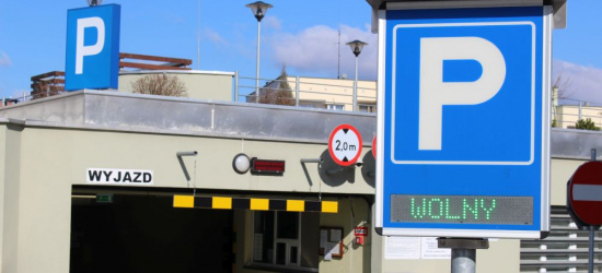 SANOK: Nowe stawki na miejskich parkingach (FOTO)