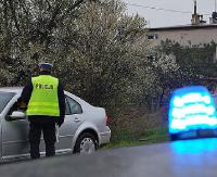 Porzucił samochód i uciekł do lasu przed policjantami. Miał 3 promile alkoholu w organizmie