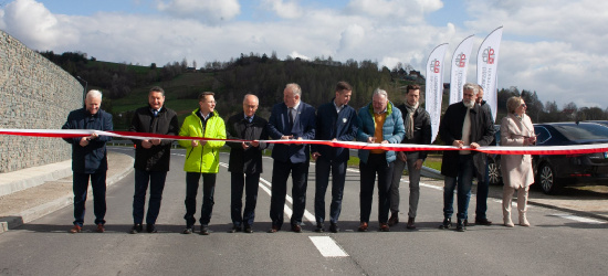Z REGIONU: 100 milionów na inwestycje drogowe i osuwiska