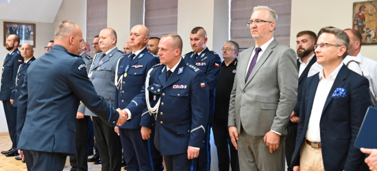 Awanse i uznanie dla funkcjonariuszy. Święto Policji w Brzozowie (ZDJĘCIA)