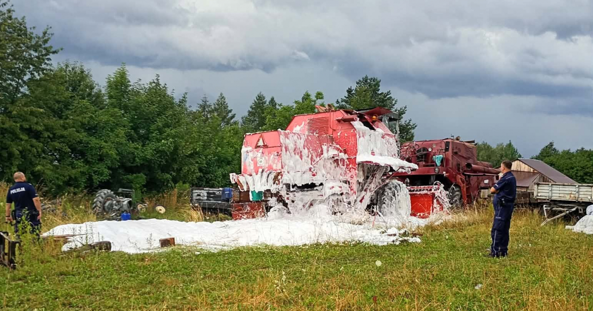 Pożar kombajnu w Jaszczurowej. Strażacy interweniowali tuż po zawodach!