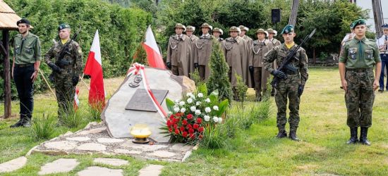 W Dobrej odsłonięto pomnik majora “Hubala” Henryka Dobrzańskiego (ZDJĘCIA)