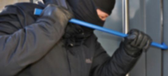 Obrabowany sklep w Bykowcach. Zabrano papierosy i pieniądze