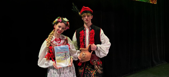 Zespół Tańca Ludowego „Sanok” z wielkim sukcesem – I miejsce w ogólnopolskim przeglądzie „Garniec” w Łańcucie!