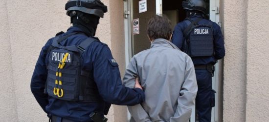 Wyłudzono z NFZ ponad 1,5 miliona złotych. Aptekarze i lekarka usłyszeli zarzuty (VIDEO, ZDJĘCIA)
