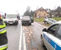 AKTUALIZACJA: Zderzenie czterech samochodów w Ustrzykach Dolnych. Cztery osoby w szpitalu