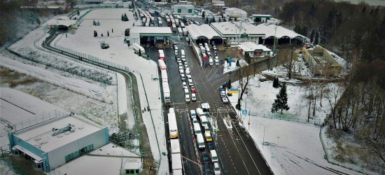 GRANICA: Padł rekord. Ponad 52 tys. odprawionych podróżnych (FOTO)