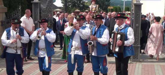 Muzyka, ludowe stroje, świetna zabawa i pachnący chleb. Dożynki gminy Lesko (VIDEO)