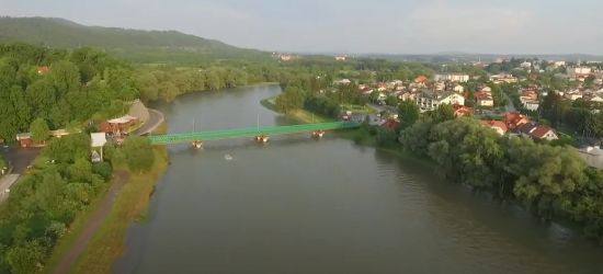Patrol łodzią śmigłową na Sanie (VIDEO Z POWIETRZA)
