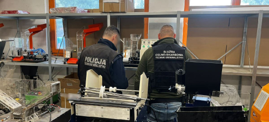 Podkarpacka KAS i CBŚP rozbiły grupę przestępczą produkującą nielegalne wyroby tytoniowe
