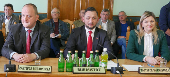 Pieniądze na sport, obligacje, wynagrodzenie burmistrza
