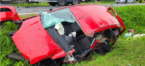 NOWOSIELCE: Uderzył w busa, a następnie w ciężarówkę. Trwa postępowanie (FOTO)