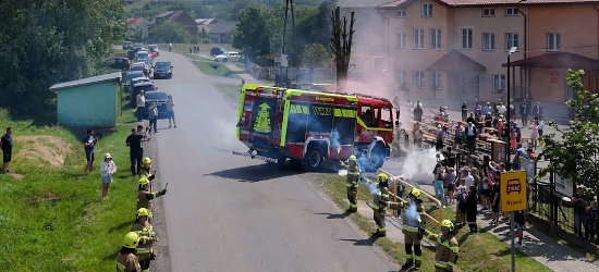 Nowy wóz strażacki dla OSP Niebieszczany. Ważne wzmocnienie dla bezpieczeństwa gminy (VIDEO, ZDJĘCIA)