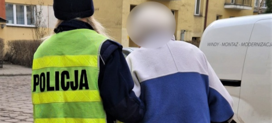REGION: W piżamie błąkał się po ulicach