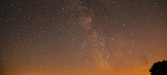Nocne spektakle na niebie. Zorze, spadające gwiazdy oraz superksiężyc (ZDJĘCIA CZYTELNIKÓW)