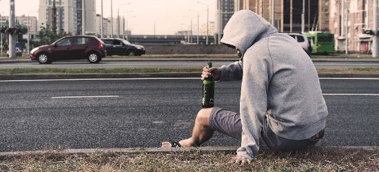 PODKARPACIE. 52-latek złamał obowiązek izolacji i poszedł kupić alkohol