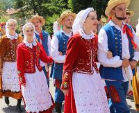 SANOK: Barwny korowód, skoczne tańce i nastrojowe piosenki. Taki był drugi dzień Święta Kultury Karpat Wschodnich (FILM, ZDJĘCIA)