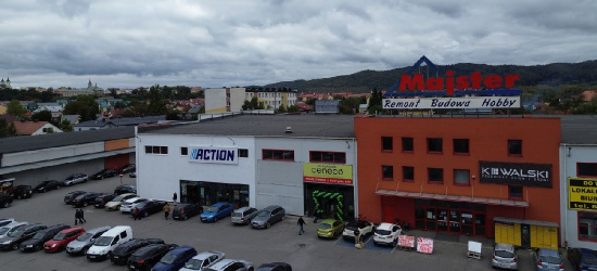 CENECO – Twój nowy ulubiony sklep z odzieżą używaną w Sanoku przy ulicy Dworcowej 11 (VIDEO)